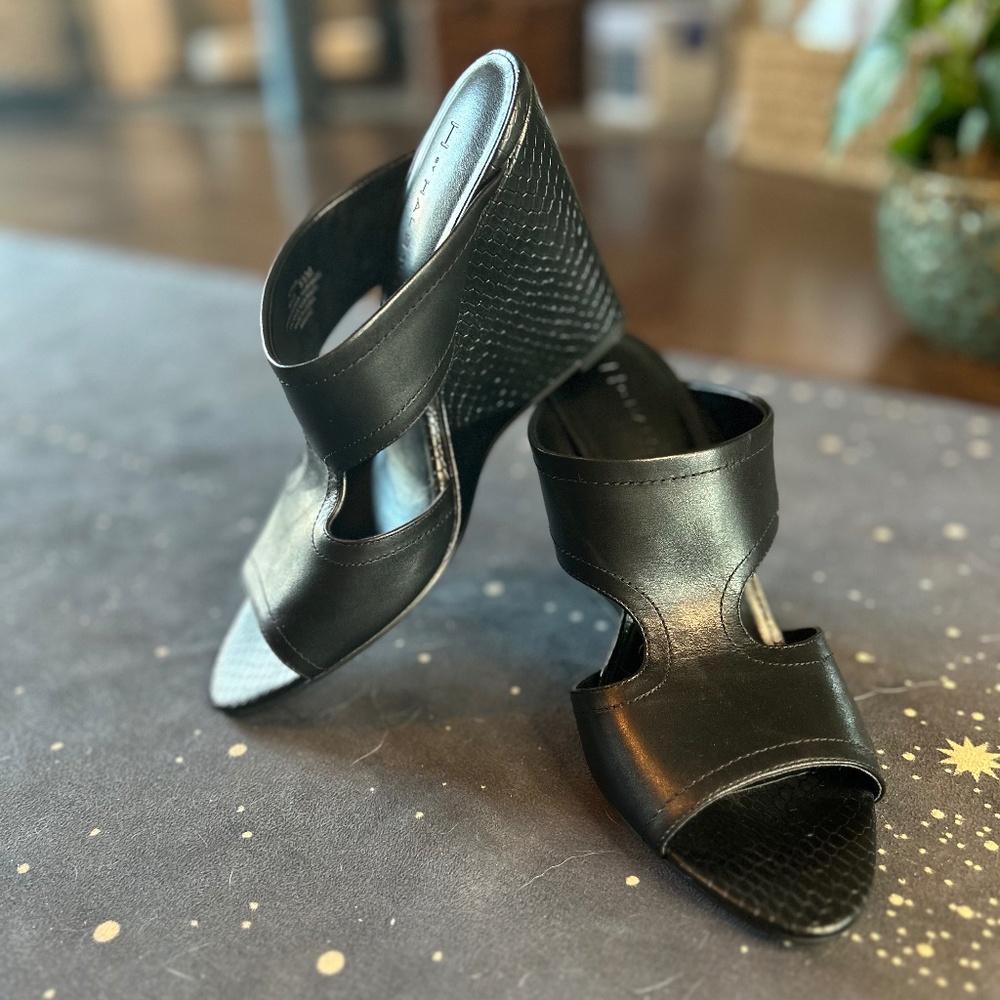 H By Halston Wedge Sandals Black Womens Leather